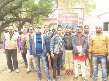 पत्रकार को गाली गलौज देते हुए जान से मारने की धमकी- MIRZAPUR