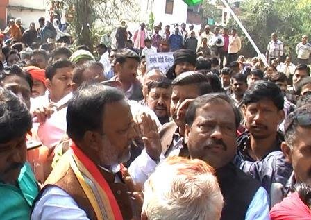 मुख्यमंत्री कार्यालय से फोन आने के बाद धरने को किया गया समाप्त -मनोज जयसवाल