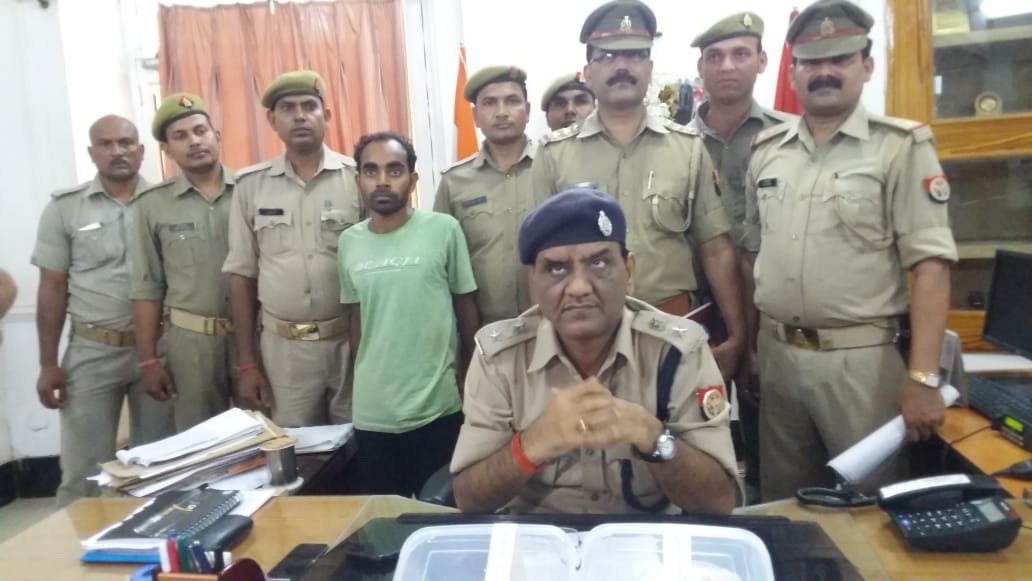20 लाख रुपयें का नशीला पाउडर व 06 लाख दो सौ तिरानबे रुपया नगद बरामद-MIRZAPUR