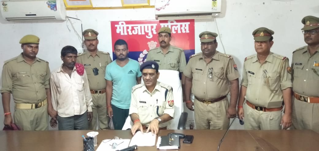 ट्रक को आग के हवाले कर माल लूटने वाले अभियुक्त गिरफ्तार -मिर्जापुर