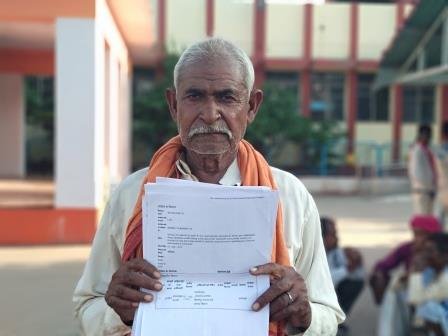 रेल से कटने जा रहे थे लेकिन मौके पर यात्रियों ने सद्बुद्धि दिया-MIRZAPUR