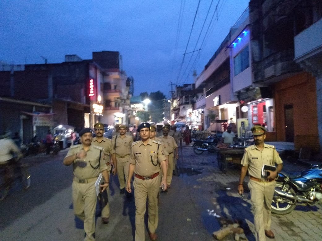 पुलिस अधीक्षक डॉ0 धर्मवीर सिंह कार्यभार ग्रहण करने के तत्काल बाद पूरे एक्शन में-MIRZAPUR