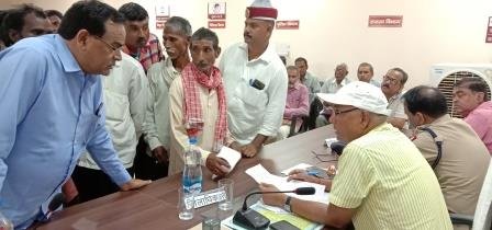 एक सप्ताह में करें प्रार्थना पत्रों का निस्तारण -जिलाधिकारी
