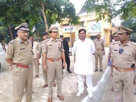 अपर पुलिस महानिदेशक, ए0सी0ओ0 द्वारा थाना चील्ह का किया गया निरीक्षण-MIRZAPUR
