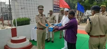 मीजापुर पुलिस के थानें, चौकियों / कार्यालयों में 02 अक्टूबर गांधी जयन्ती समारोह का आयोजन