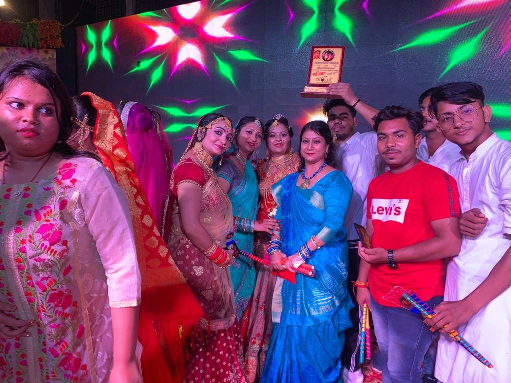 वैश्य महासम्मेलन व रोटरी क्लब डायमंड के तत्वाधान में डांडिया संपन्न -मिर्जापुर