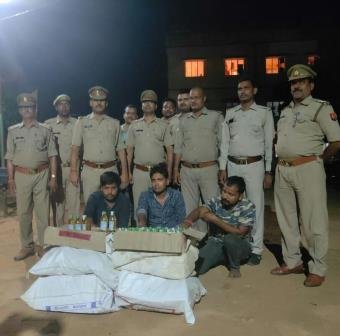 नकली देशी शराब के साथ 03 अभियुक्त गिरफ्तार-MIRZAPUR