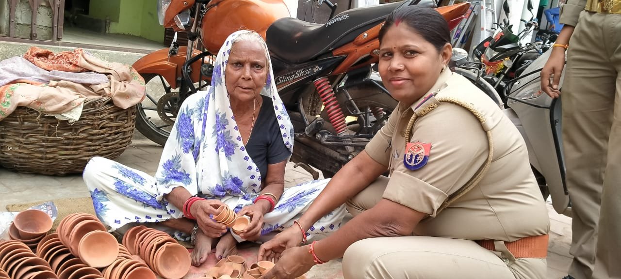 सभी थाना ,चौकियों पर दीपक जलाकर मनाया गया दीपावली-मिर्जापुर