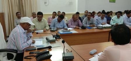 जिला स्वास्थ्य समिति की बैठक में योजनाओं के कम प्रगति पर जिलाधिकारी खफा-MIRZAPUR