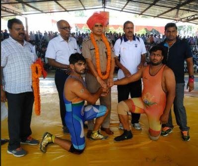 कप्तान ने खिलाडियों का किया उत्साहवर्धन