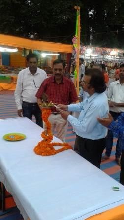 भारत के विभिन्न प्रांतों के वस्तुओं की प्रदर्शनी व बिक्री शुरू-MIRZAPUR