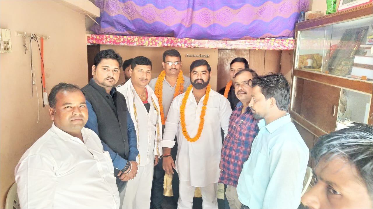 नगर अध्यक्ष व वरिष्ठ प्रवक्ता को सर्वसम्मति से बनाया गया- मिर्जापुर