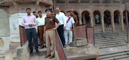 कार्तिक पूर्णिमा के स्नान के दृष्टिगत जिलाधिकारी व पुलिस अधीक्षक ने घाटों का किया निरीक्षण-MIRZAPUR