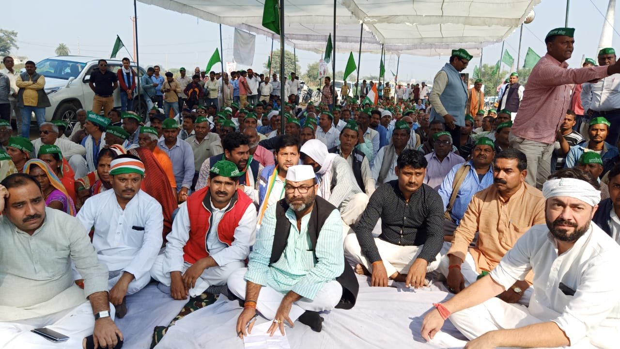 मिर्जापुर के चुनार में किसान पंचायत में पहुंचे कांग्रेस के प्रदेश अध्यक्ष