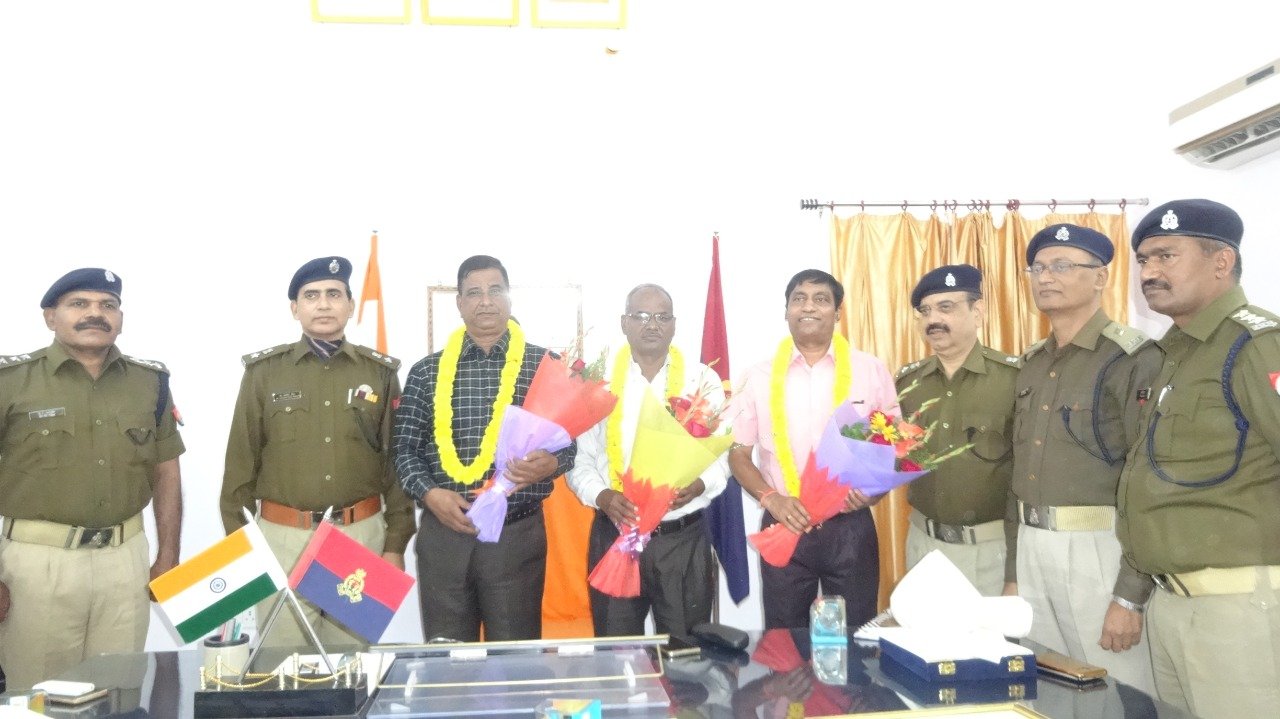 सीओ सहित तीन पुलिसकर्मी की भावभीनी विदाई-मिर्जापुर