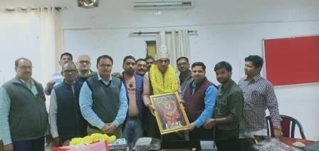 महेषधर पाण्डेय का बिदाई/सम्मान समारोह कार्यक्रम हुआ संम्पन्न-MIRZAPUR
