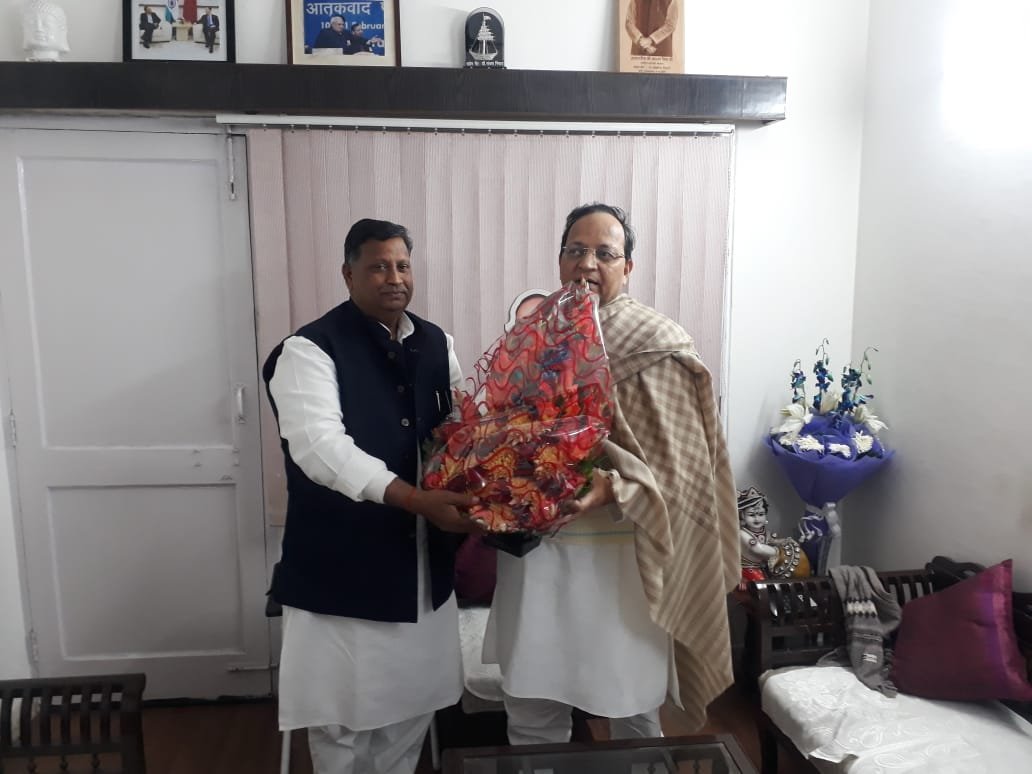 जगदीश सिंह पटेल ने अरुण सिंह से मिलकर दी बधाई