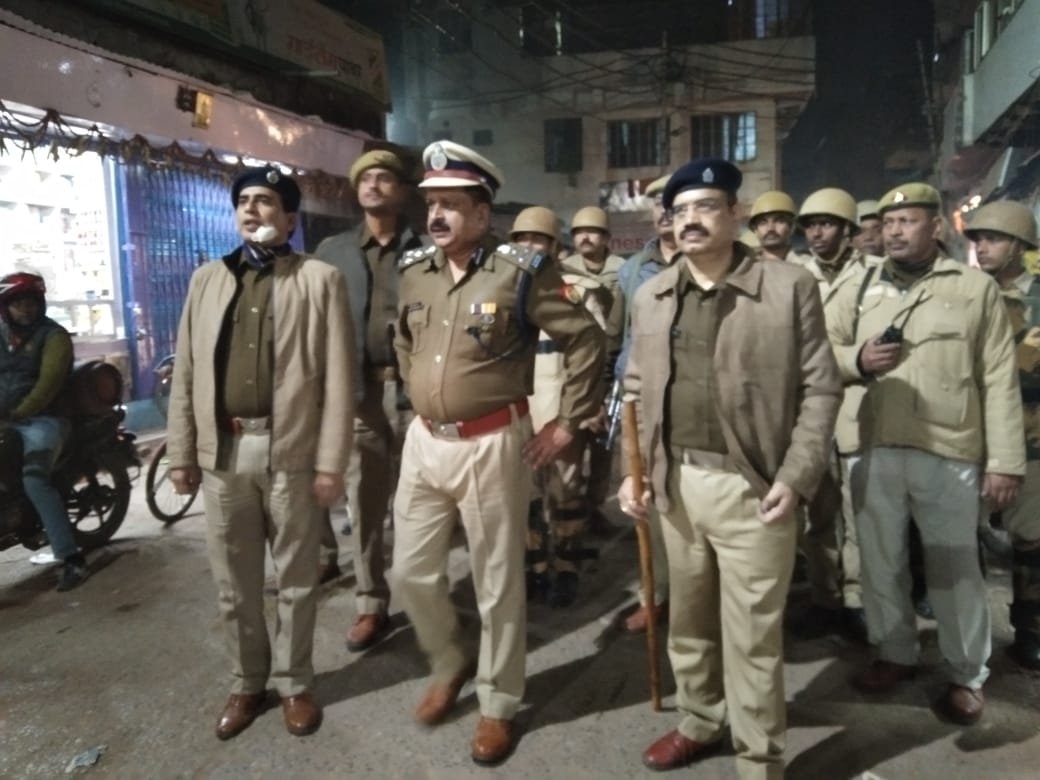 डीआईजी व एसपी ने किया रूट मार्च-मिर्जापुर