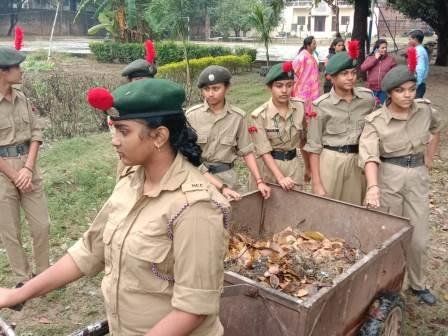 बजाज स्कूल के एनसीसी कैडेट ने चलाया स्वच्छता अभियान-MIRZAPUR