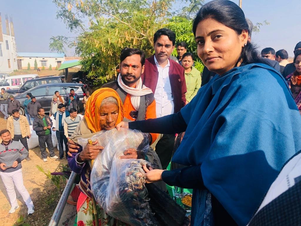 ठंड से बचाने के लिए सरकार ने शुरू किया कंबल वितरण योजना-अनुप्रिया पटेल