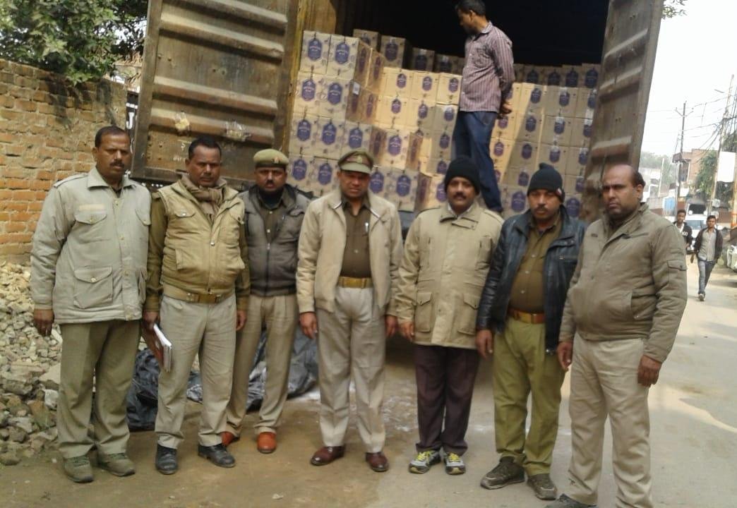 पचास लाख कीमत की अंग्रेजी शराब पुलिस ने किया बरामद मिर्जापुर
