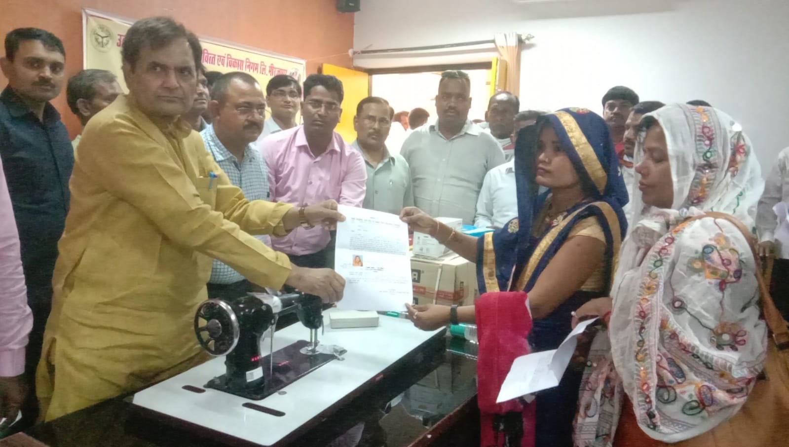 योगी राज में गरीबों, दलितों, वंचितों का हो रहा समग्र विकास -डा0 निर्मल