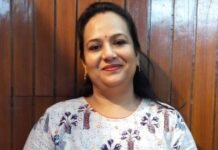 बावला कैसा हुआ रे इंसा माने ना कोई ठौर- सारिका