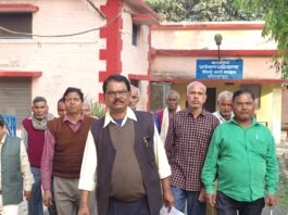 सिंचाई विभाग मिर्जापुर में मांगों को लेकर दूसरे दिन भी धरना जारी रहा