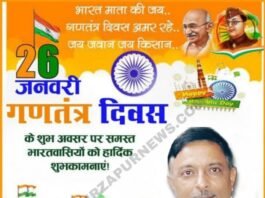 गणतंत्र दिवस की पूर्व संध्या पर सुरक्षा के दृष्टिगत पैदल गस्त/भ्रमण कर एसपी ने लिया जायजा