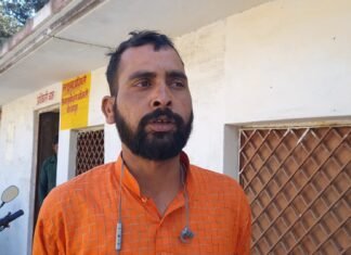 एसबीआई बैंक डनकीनगंज शाखा में व्यापारी का पैसा नगद जमा मशीन में फसा ,व्यापारी परेशान