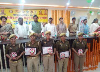 अन्तर्राष्ट्रीय महिला दिवस के उपलक्ष्य में अपराजिता सिंह, प्रबन्धक डेफोडिल्स पब्लिक स्कूल, मीरजापुर की भी सक्रिय भूमिका की, लोगों ने की सराहना