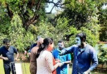 न डीएम बचे ना एसपी दौड़ा कर लगा दिया रंग, मिर्जापुर