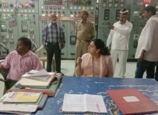 मिर्जापुर जिला अधिकारी दिव्या मित्तल पहुंची पावर हाउस