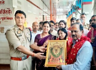 राष्टीय सुरक्षा सलाहकार अजीत डोभाल पहुंचे मां विंध्यवासिनी धाम
