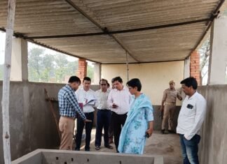 सीडीओ मिर्जापुर द्वारा स्वच्छ भारत मिशन (ग्रामीण) फेस-2 के निर्माण कार्यों का किया गया निरीक्षण