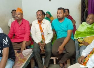 नरेंद्र मोदी की मन की बात का 102 वां एपिसोड सुनने के लिए लोग दिखे उत्साहित – नितिन विश्वकर्मा