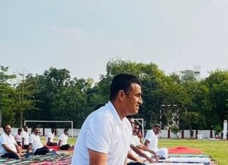 अंतर्राष्ट्रीय योग दिवस के अवसर पर एसपी मिर्जापुर ने योग कर ,उसके लाभ के बारे में किया जागरूक