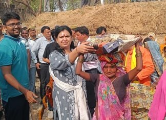 मिर्जापुर का लोहंदी नदी और उसका उदगम स्थल पाताल तोड़ स्थान पर पड़ी डीएम दिव्या मित्तल की नजर, बदले का नदी का नजारा