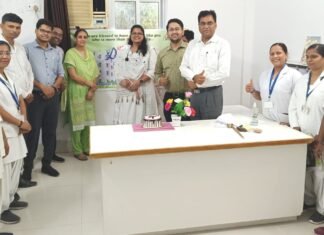 एपेक्स ट्रस्ट हॉस्पिटल में डॉक्टर्स डे पर चिकित्सक गण सम्मानित