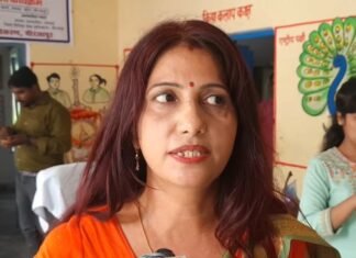 स्मृति ईरानी के जोरदार तथ्यात्मक तथ्यों के साथ विपक्षियों पर पलटवार करने के मुद्दे पर मिर्जापुर में समाजसेवी ज्योति श्रीवास्तव ने की सराहना