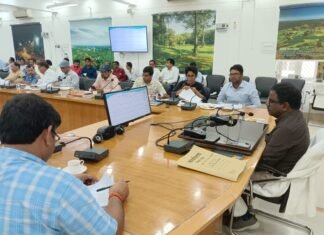 50 लाख की अधिक लागत से निर्माणाधीन परियोजनाओं के कार्य प्रगति की मण्डलायुक्त द्वारा की गयी समीक्षा