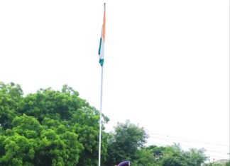 पुलिस अधीक्षक मीरजापुर द्वारा शुक्रवार साप्ताहिक परेड की सलामी लेकर किया परेड का निरीक्षण