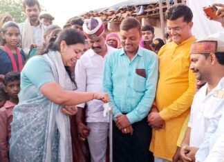 लहुरियादह (देवहट) में बही पानी की धार,असंभव कार्य को साक्षात देख मोदी जी, डीएम जी की जय के लगे नारे