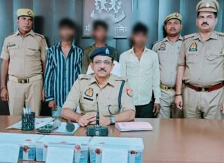 मोबाइल की दुकान में हुई चोरी के माल सहित तीन चोर गिरफ्तार, मिर्जापुर