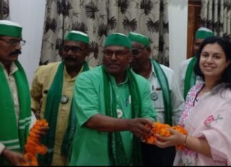 भारतीय किसान यूनियन के पदाधिकारी ने आईएएस दिव्या मित्तल के ट्रांसफर को दुर्भाग्यपूर्ण बताया