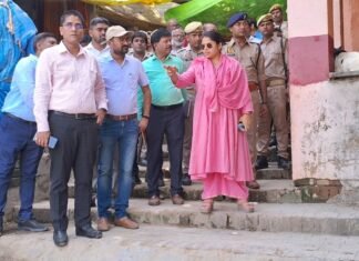भक्तों के लिए नवरात्र पर विंध्याचल में व्यवस्था दुरुस्त करने का निर्देश दिया प्रियंका निरंजन ने