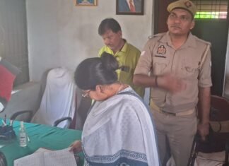 डीएम के निरीक्षण में आयुर्वेदिक अस्पतालों में मिली कई खामियां,मिर्जापुर