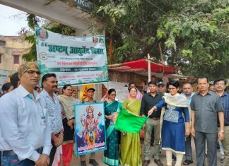 मुख्य विकास अधिकारी ने प्रभात फेरी एवं जन जागरूकता रैली को हरी झण्डी दिखाकर किया रवाना