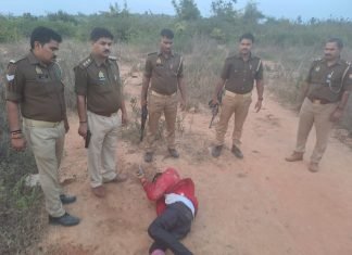 एसपी मिर्जापुर अभिनंदन की कार्रवाई से गो तस्करों में हड़कंप,पचास हजार के इनामिया अभियुक्त के पैर मे गोली लगी