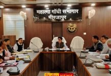 मुख्य विकास अधिकारी ने 50 लाख से अधिक लागत के निर्माणाधीन परियोजनाओं के प्रगति के बारे में ली जानकारी